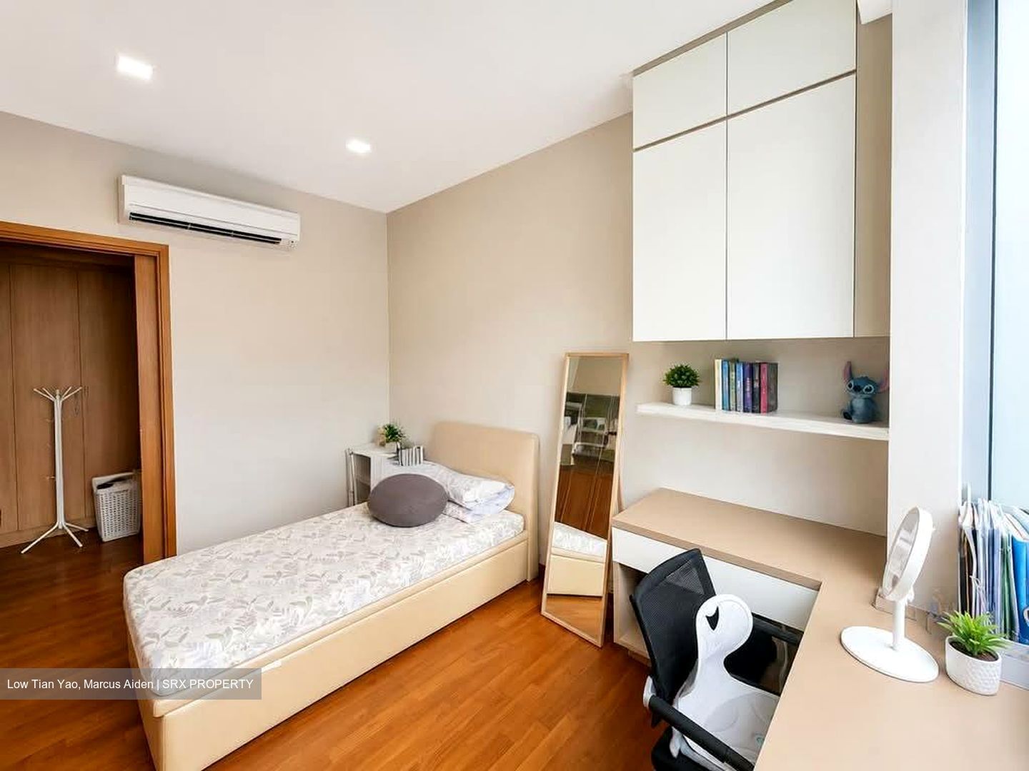SIAK KEW AVENUE (D13), Terrace #565168571